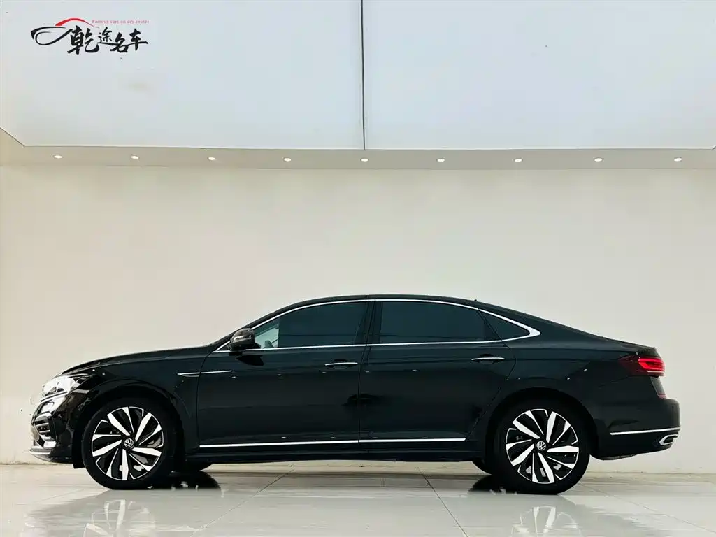 Passat 2023 facelift 380TSI luxury version купить на сайте DeffCars
