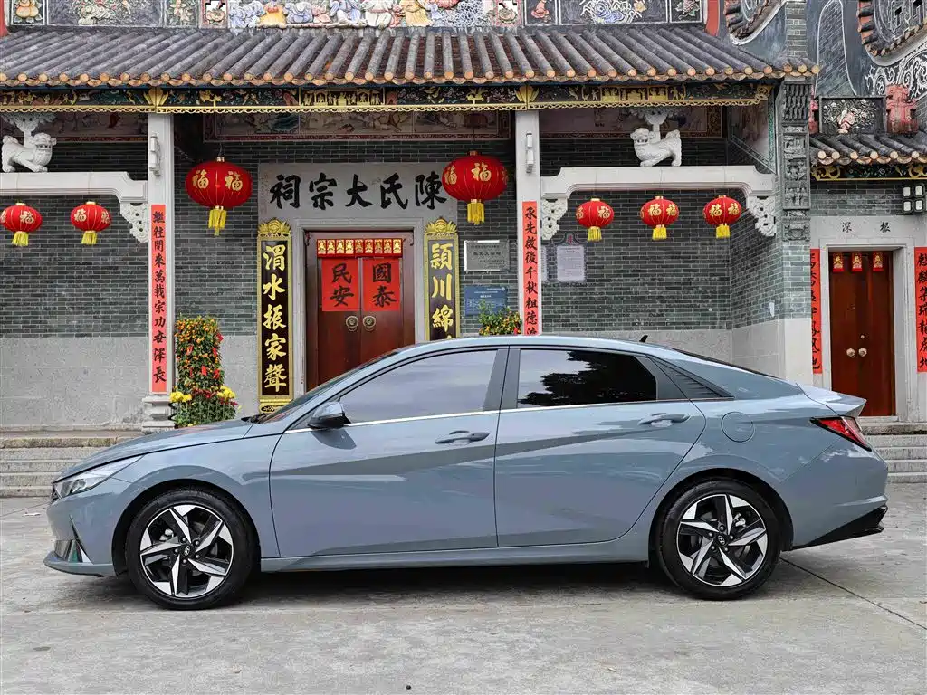 Elantra 2021 1.5L CVT LUX Premium Edition купить на сайте DeffCars