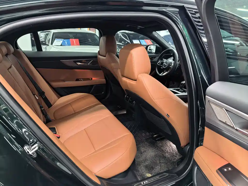 Jaguar XEL 2024 2.0T 250PS R-DYNAMIC S aggressive sports version купить на сайте DeffCars