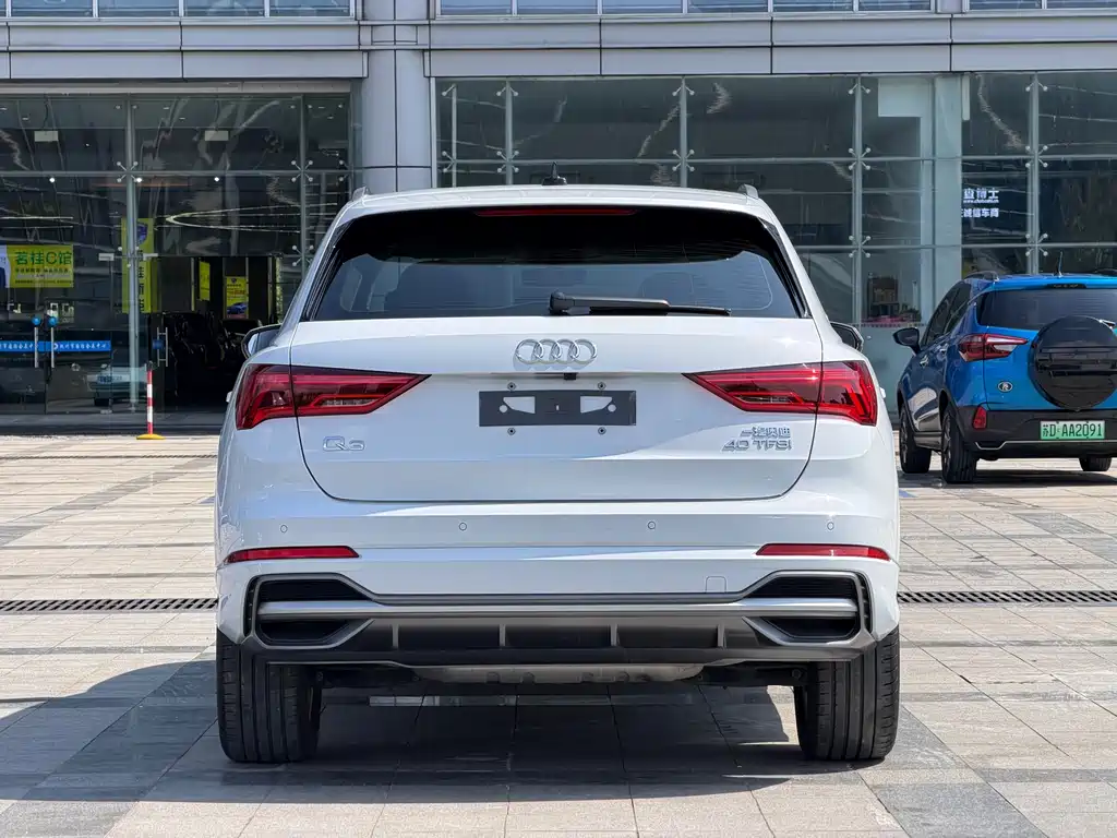 Audi Q3 2022 40 TFSI Fashionable and Dynamic купить на сайте DeffCars