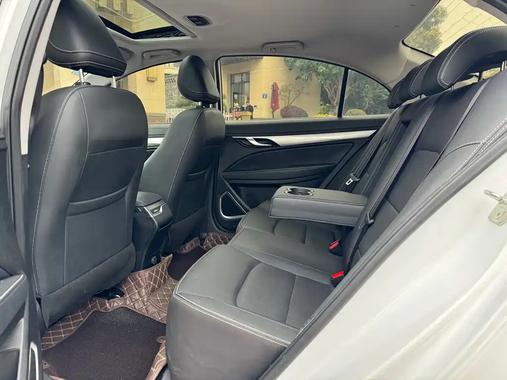 Emgrand 2020 1.5L manual luxury model купить на сайте DeffCars