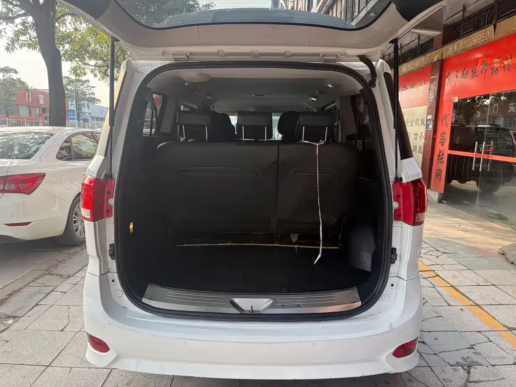Maxus G10 2021 2.0T Manual Elite Edition Diesel 8 Seats купить на сайте DeffCars