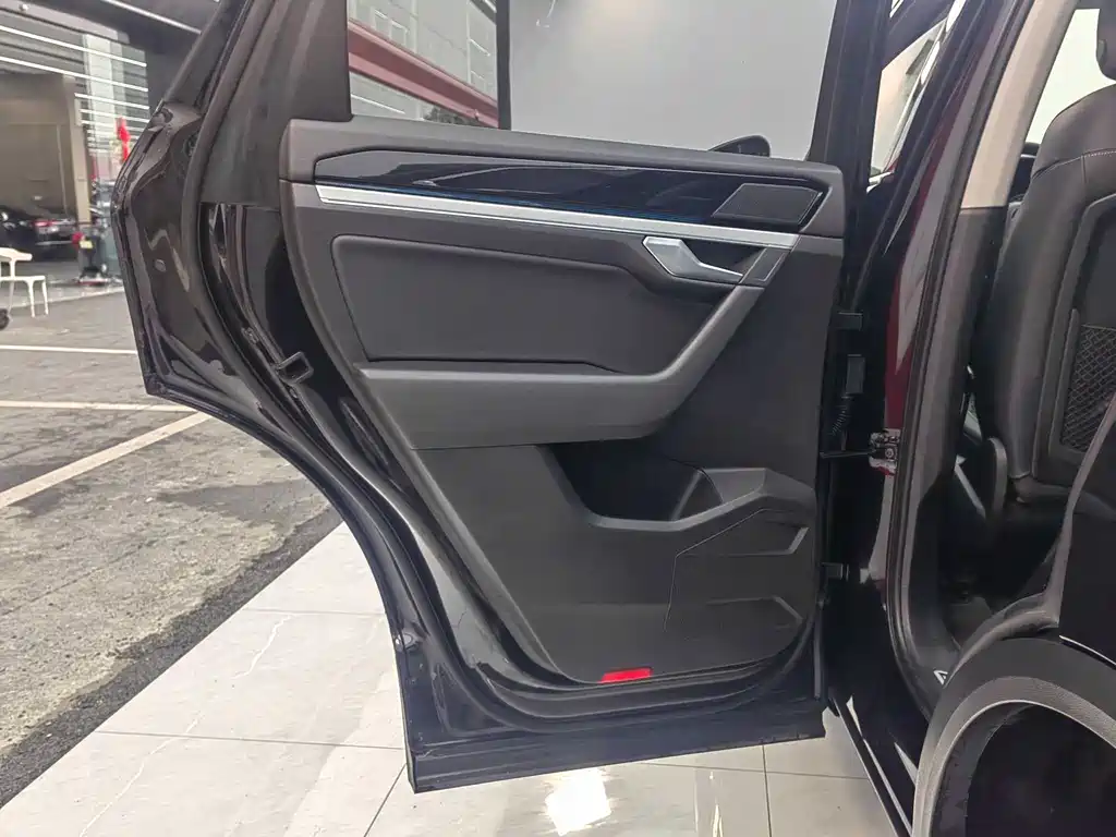 Touareg 2019 2.0TSI Sharp Wing Edition National VI купить на сайте DeffCars