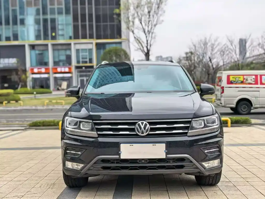 Tiguan L 2020 330TSI automatic two-wheel drive panoramic comfort version National VI купить на сайте DeffCars