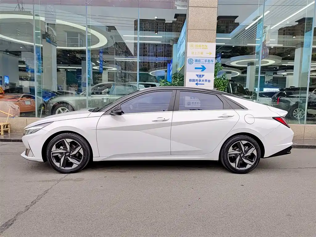 Elantra 2021 1.5L CVT LUX Premium Edition купить на сайте DeffCars
