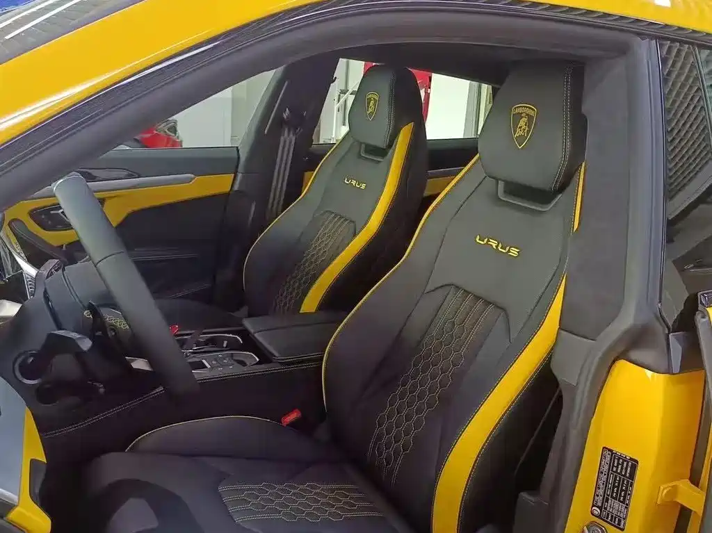Urus 2023 4.0T V8 S купить на сайте DeffCars