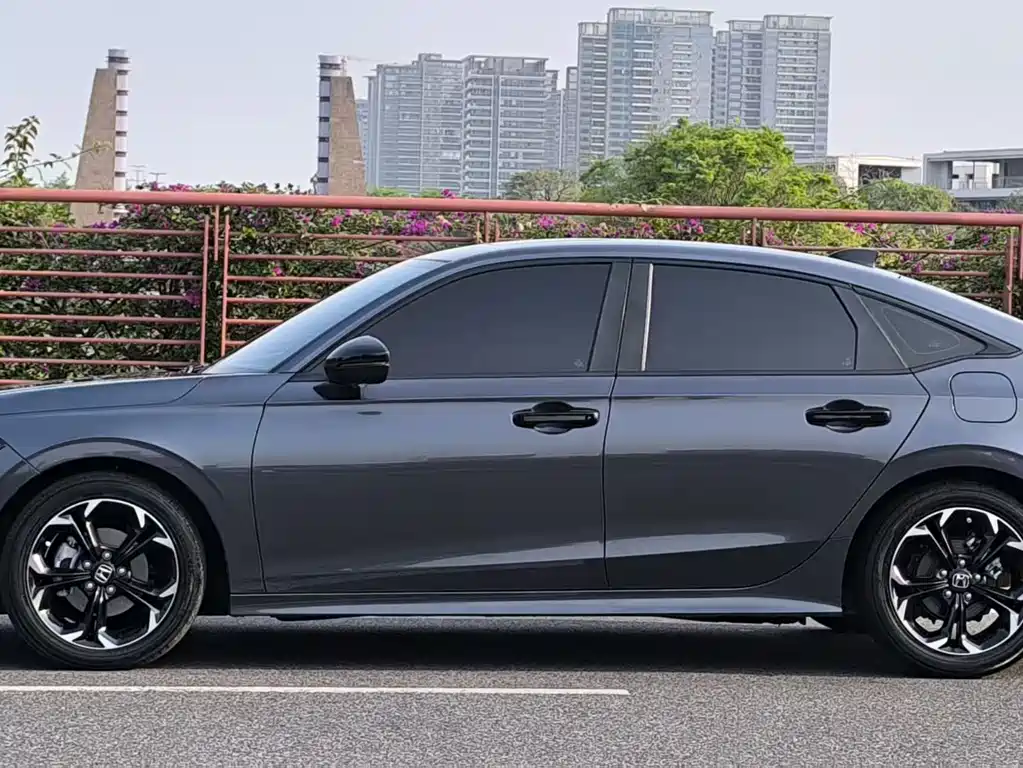 Civic 2022 240TURBO CVT combustion version купить на сайте DeffCars