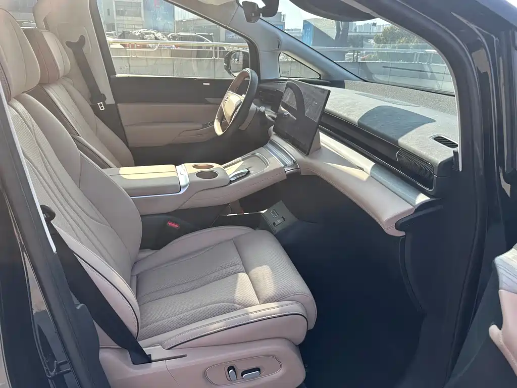 Xpeng X9 2024 Model 610 Long Battery Life Pro купить на сайте DeffCars