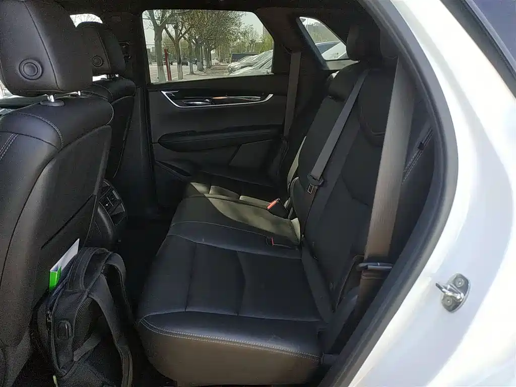 Cadillac XT5 2022 2.0T two-wheel drive luxury model купить на сайте DeffCars