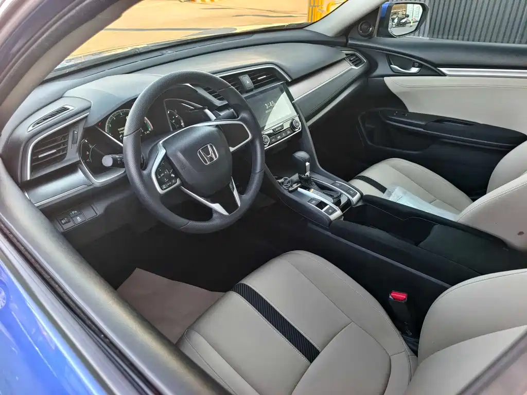 Civic 2016 220TURBO CVT Deluxe Edition купить на сайте DeffCars