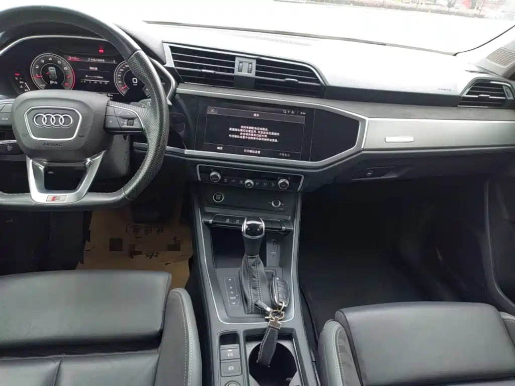Audi Q3 Sportback 2023 40 TFSI Fashion купить на сайте DeffCars