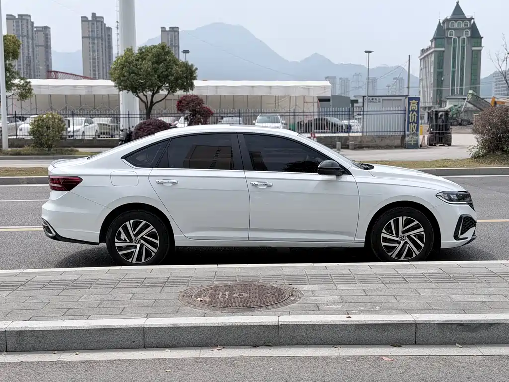Lavida 2023 300TSI DSG Starry Sky Full Edition купить на сайте DeffCars