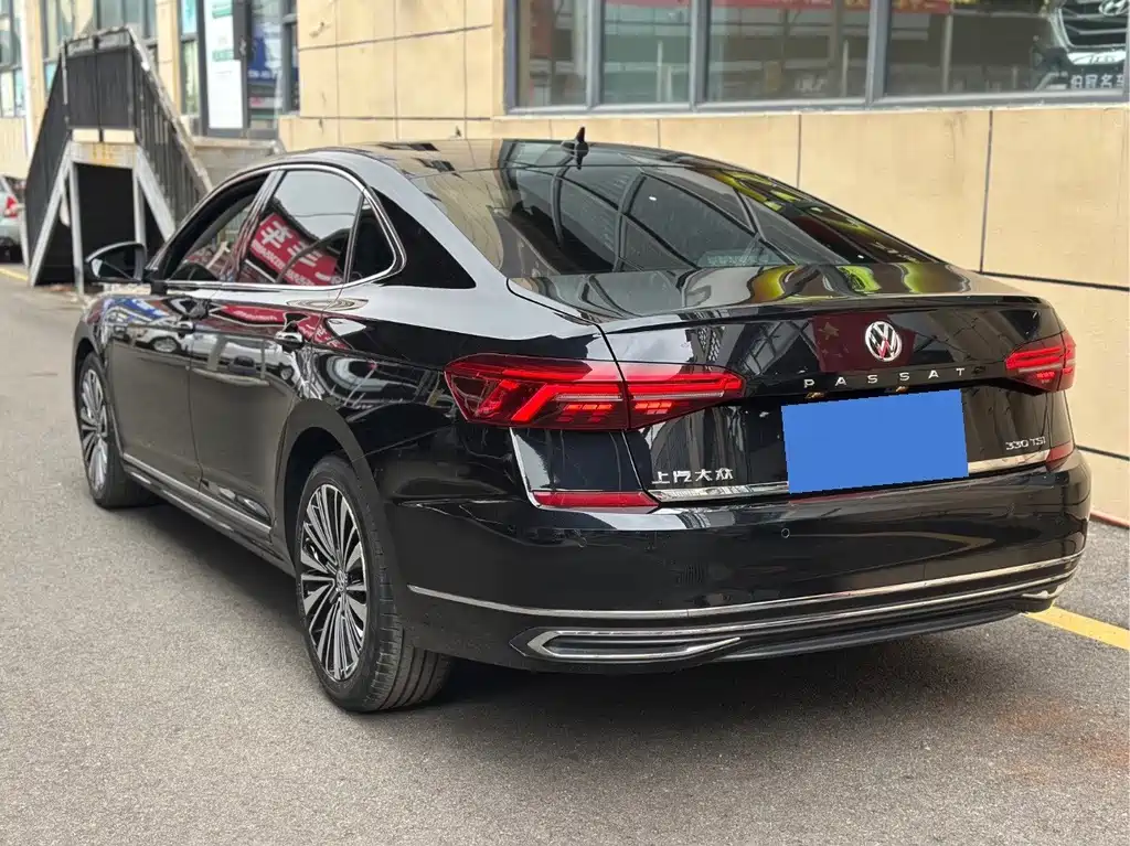 Passat 2021 330TSI Deluxe Edition купить на сайте DeffCars