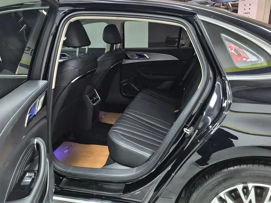 Hongqi H5 2023 2.0T Automatic Intelligent Connected Flag Edition купить на сайте DeffCars