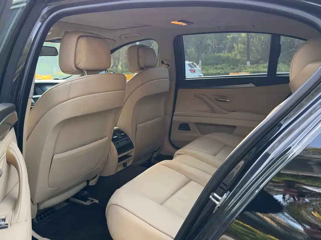 BMW 5 Series 2013 535Li Leading купить на сайте DeffCars