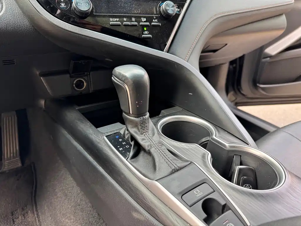 Camry 2023 2.0GVP Leading Edition купить на сайте DeffCars