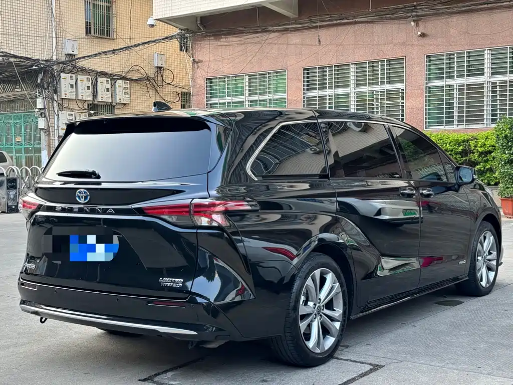 SIENNA 2023 2.5L Hybrid Premium Edition купить на сайте DeffCars