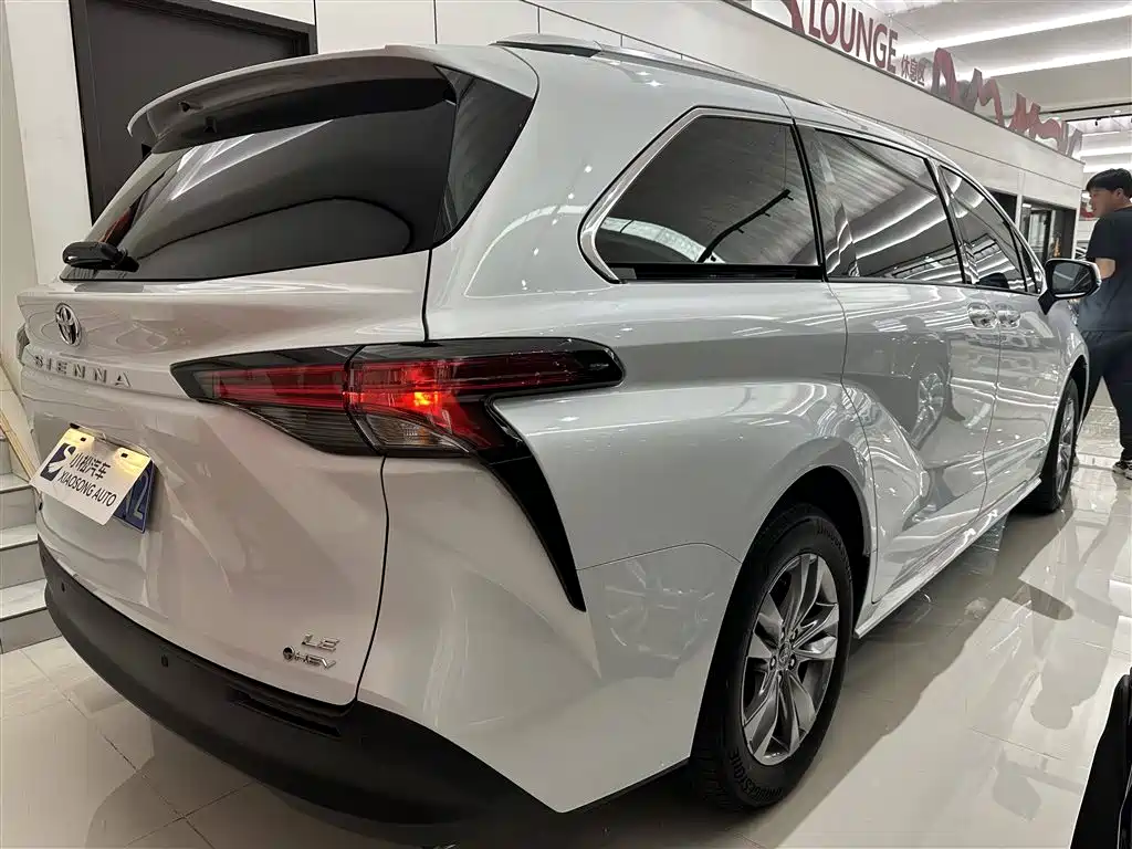 SIENNA 2024 2.5L Hybrid Comfort Edition купить на сайте DeffCars