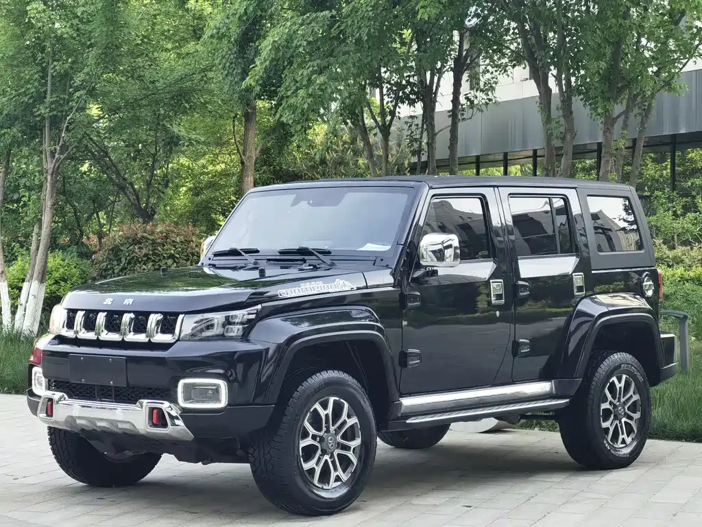 Beijing off-road BJ40 2019 2.0T automatic four-wheel drive city hunter version flagship model National V купить на сайте DeffCars