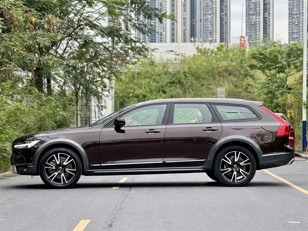 Volvo V90 2019 Cross Country T5 AWD Zhizun Edition National V купить на сайте DeffCars