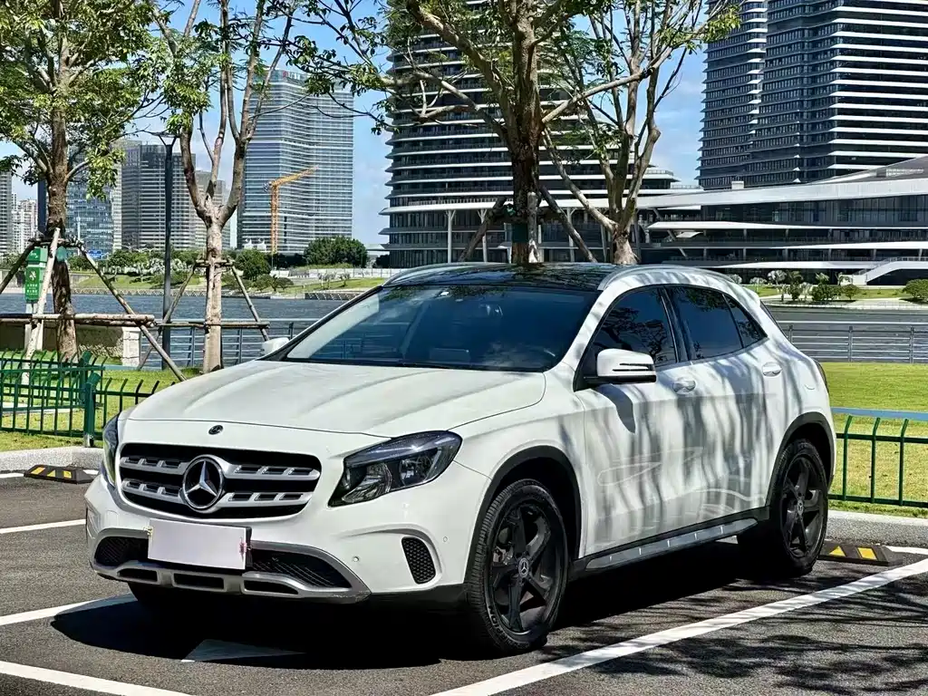 Mercedes-Benz GLA 2017 GLA 200 Fashion Model купить на сайте DeffCars