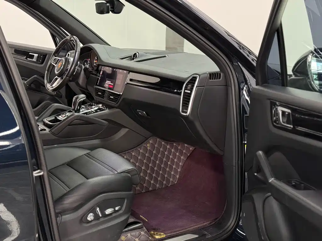 Cayenne New Energy 2020 Cayenne E-Hybrid 2.0T купить на сайте DeffCars