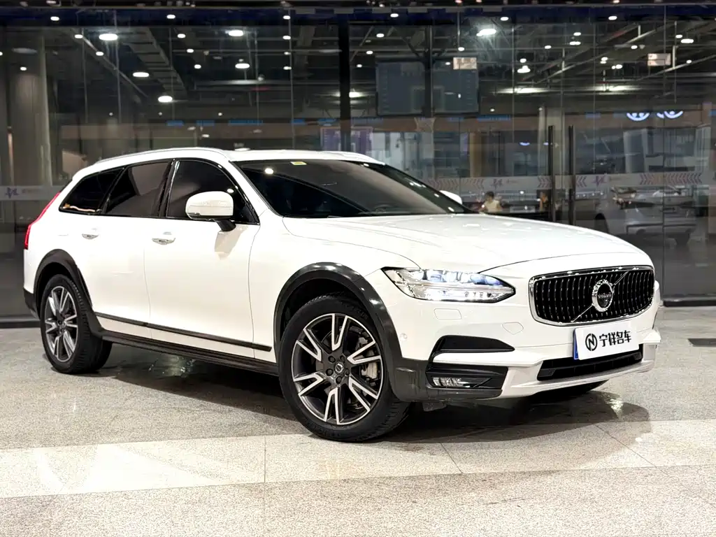 Volvo V90 2017 Cross Country T5 AWD Smart Edition купить на сайте DeffCars