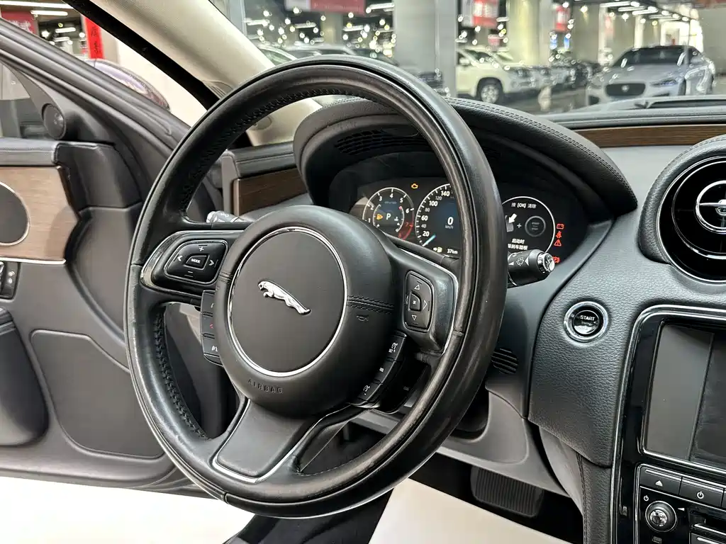 Jaguar XJ 2016 XJL 3.0 SC two-wheel drive elegant business version купить на сайте DeffCars