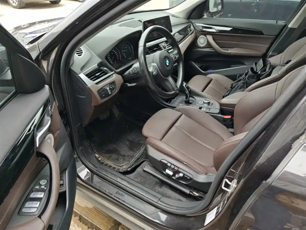 BMW X1 2022 sDrive25Li Leading Model купить на сайте DeffCars