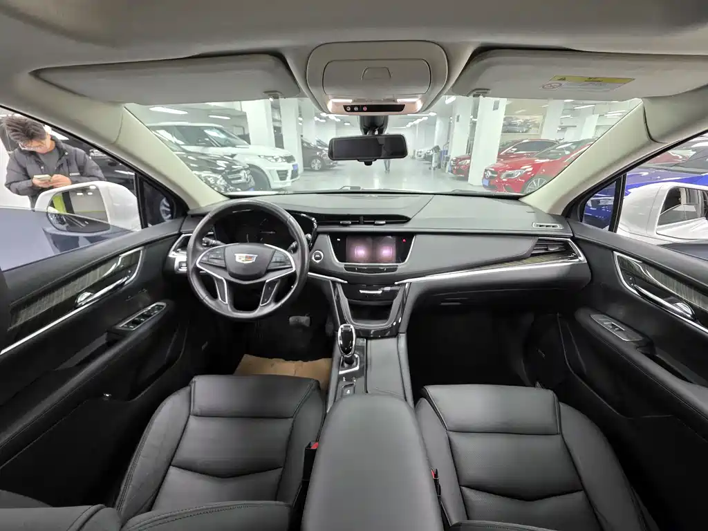 Cadillac XT5 2016 25T luxury model купить на сайте DeffCars