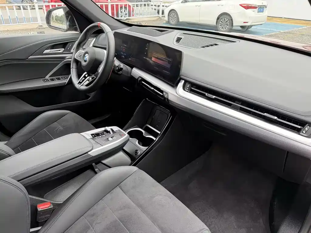 BMW X1 M35Li 2024 M35Li купить на сайте DeffCars