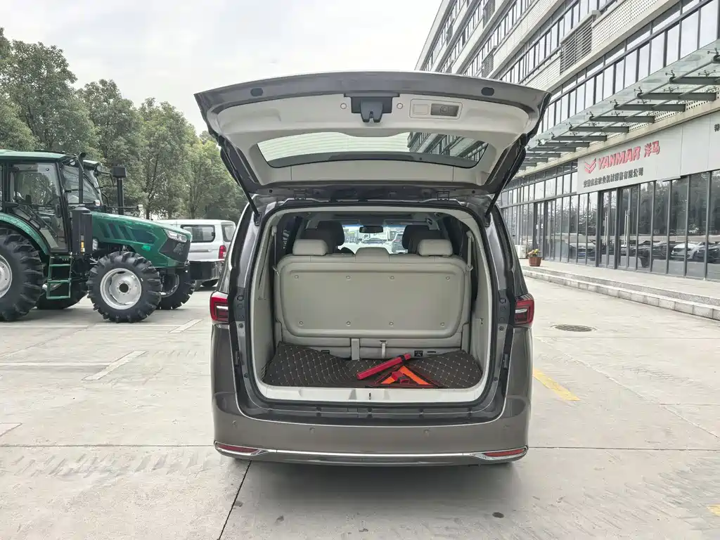 Buick GL8 2020 Land Business Class 652T Luxury купить на сайте DeffCars