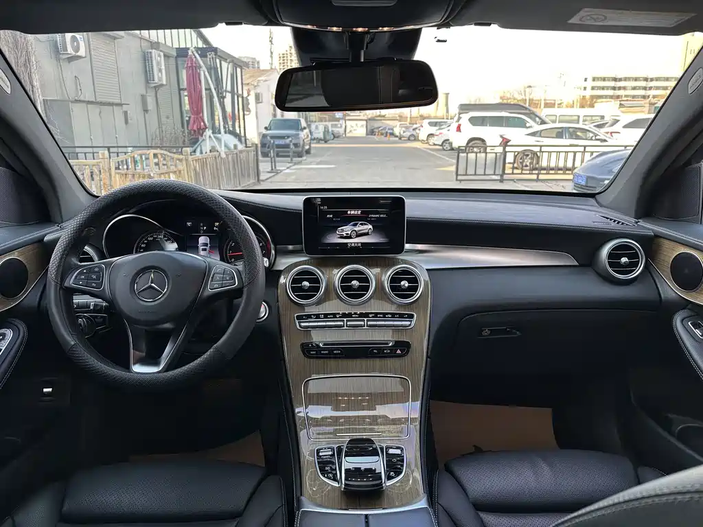 Mercedes-Benz GLC Coupe 2018 GLC 260 4MATIC Coupe SUV купить на сайте DeffCars