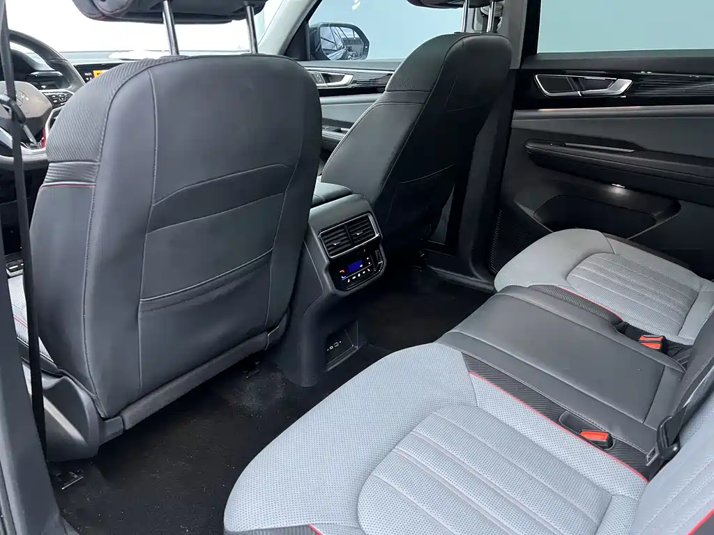 Touron 2023 Touron X facelift 380TSI four-wheel drive luxury version купить на сайте DeffCars