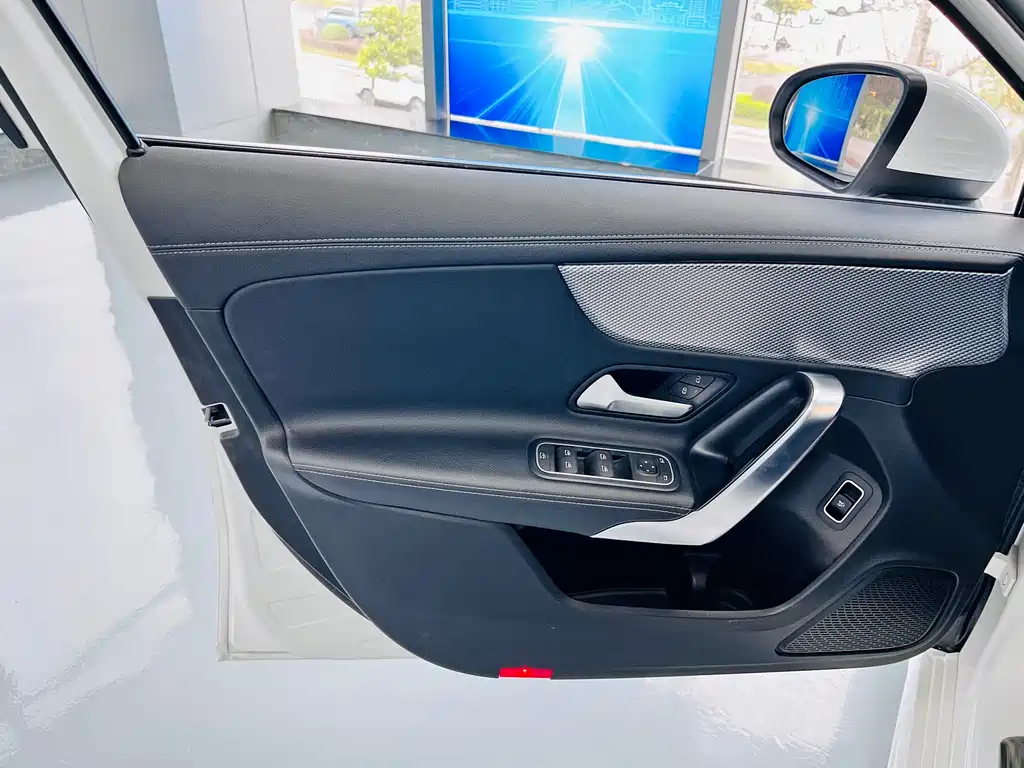 Mercedes-Benz A-Class 2022 facelift A 180 L sports sedan купить на сайте DeffCars