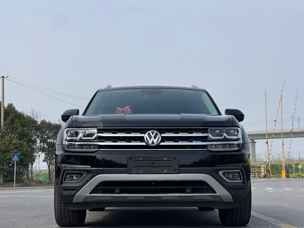 Touron 2020 330TSI 2WD Deluxe Edition National VI купить на сайте DeffCars