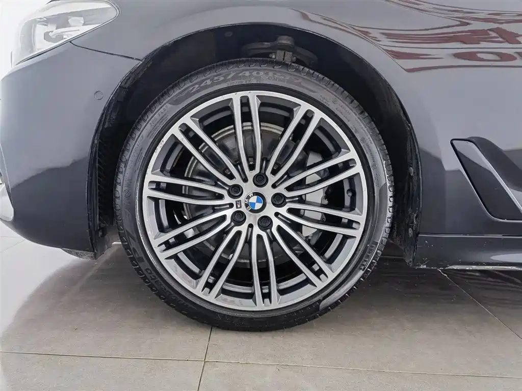 BMW 5 Series 2019 530Li Leading M Sports Package купить на сайте DeffCars