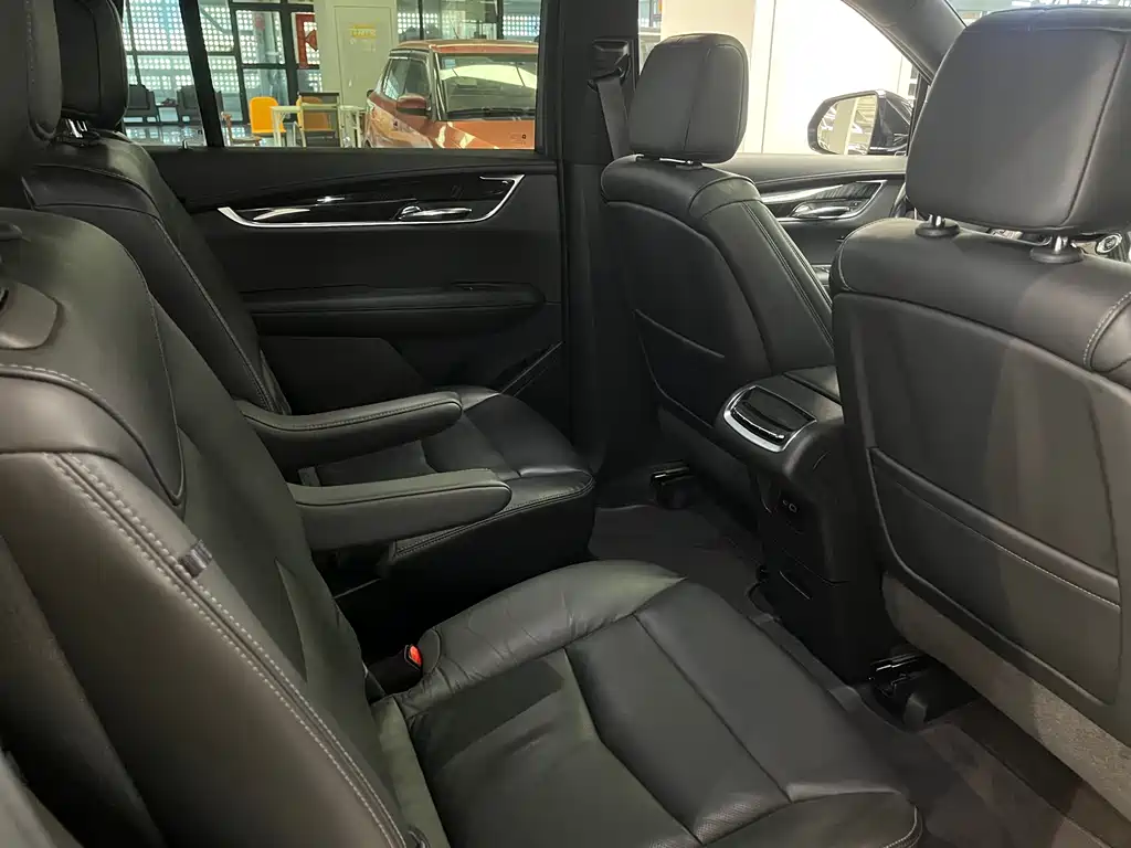 Cadillac XT6 2020 28T six-seat luxury model купить на сайте DeffCars