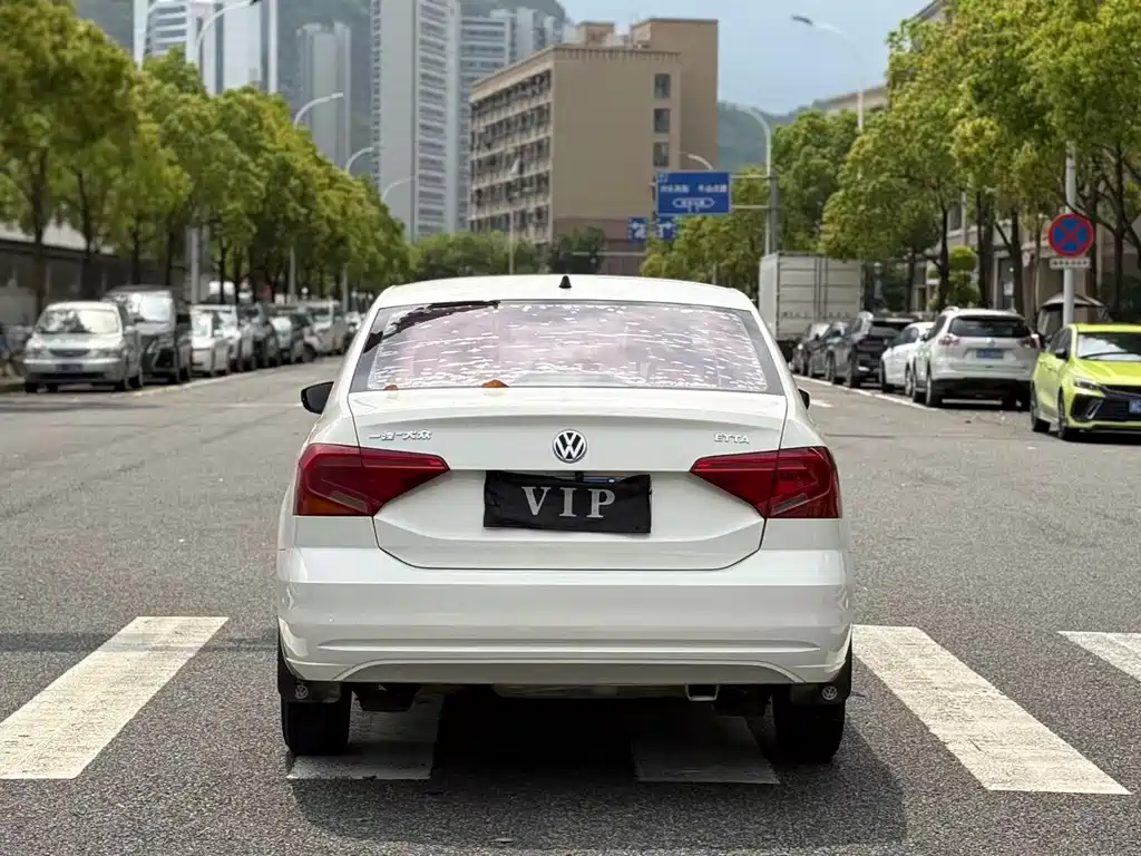 Jetta 2017 1.4L manual fashion model купить на сайте DeffCars