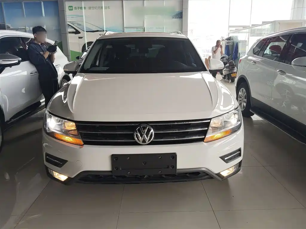 Tiguan L 2020 330TSI automatic two-wheel drive panoramic comfort version National VI купить на сайте DeffCars
