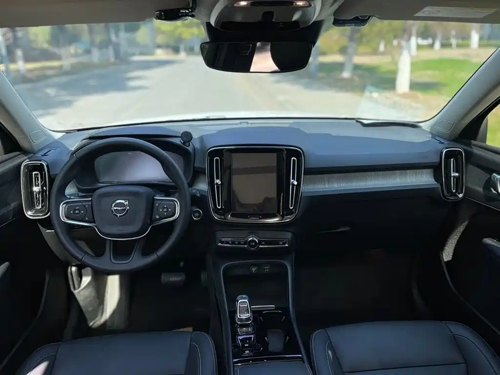 Volvo XC40 2020 T4 four-wheel drive Zhiyuan Sport Edition купить на сайте DeffCars