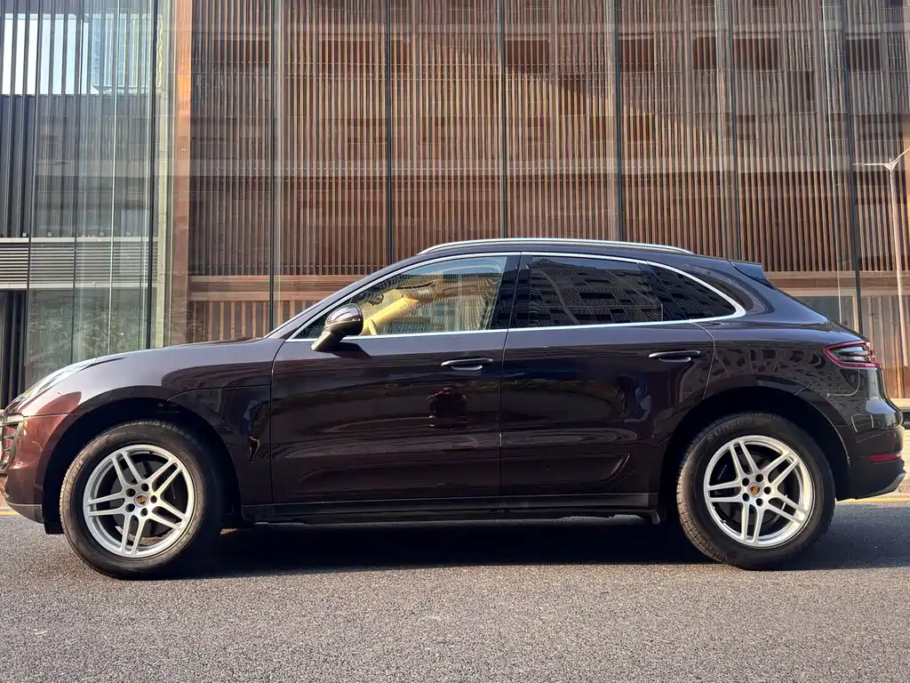 Macan 2017 Macan 2.0T купить на сайте DeffCars