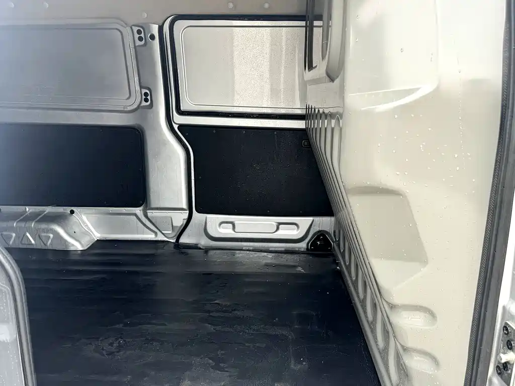 Hiace X30 2024 1.5L wealth van 2/5 seats front air conditioner купить на сайте DeffCars
