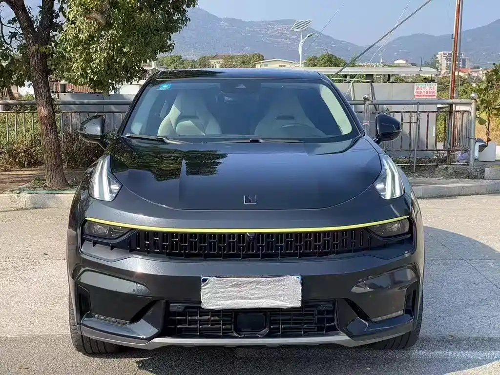 Lynk & Co 05 2020 2.0TD two-wheel drive shines Halo купить на сайте DeffCars