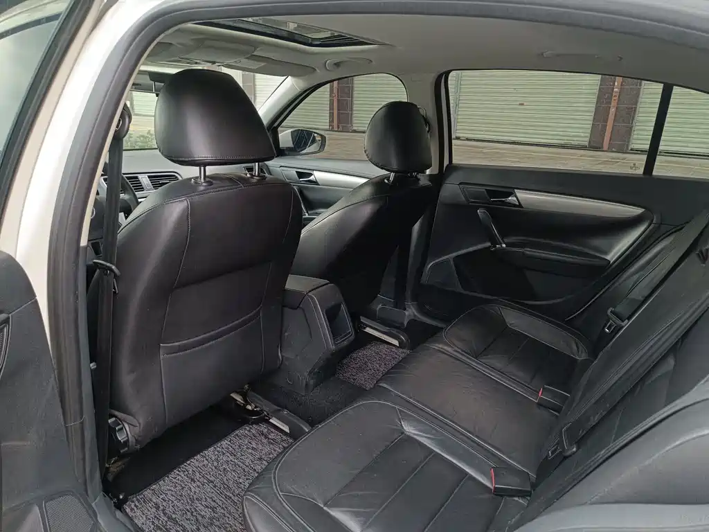 Lavida 2013 facelift classic 1.6L automatic comfort version купить на сайте DeffCars