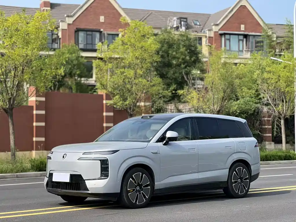 Denza N8L 2025 flagship model купить на сайте DeffCars
