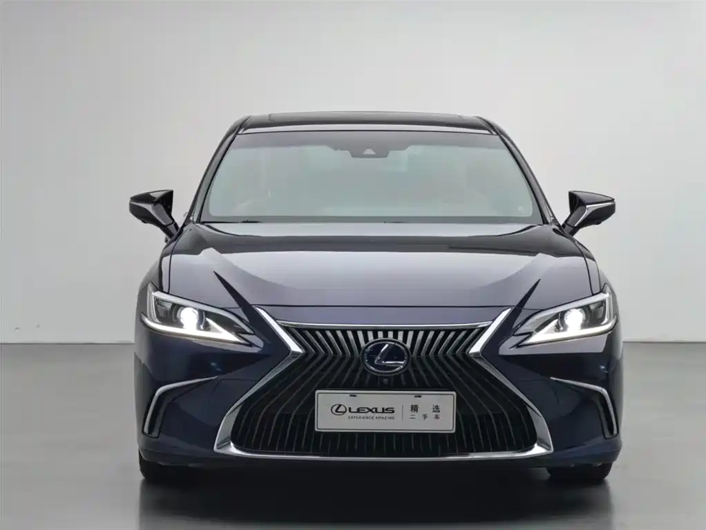 Lexus ES 2018 300h Excellence Edition National V купить на сайте DeffCars