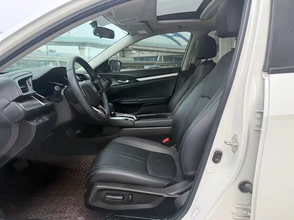Civic 2019 220TURBO CVT Dynamic Edition National V купить на сайте DeffCars