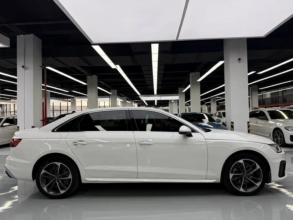 Audi A4L 2023 40 TFSI Fashionable and Dynamic купить на сайте DeffCars