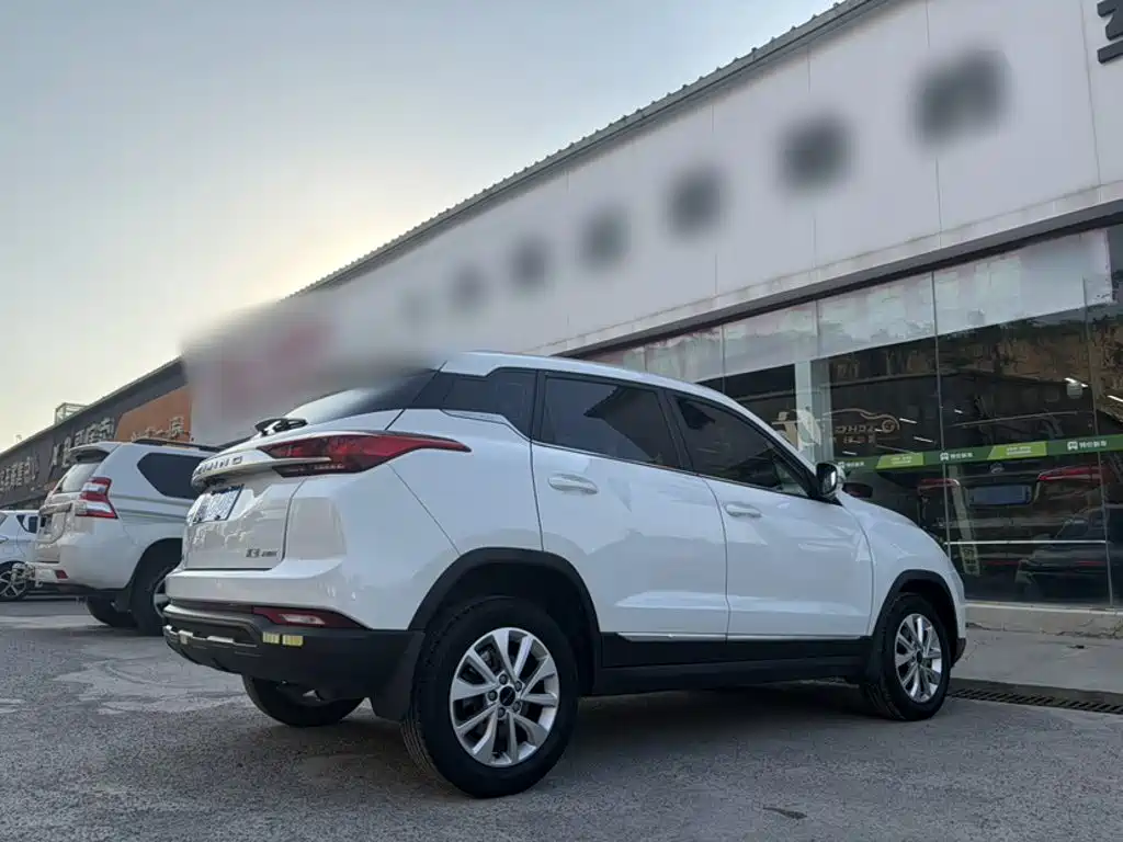 Beijing X3 2019 1.5T CVT Honor Edition купить на сайте DeffCars
